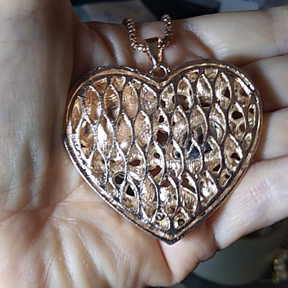 Crystal and Stone Pendant Necklace - Picture 2 of 4